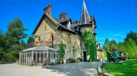 Chateau de la Baudonniere Residential French Language Immersion School Trips v2