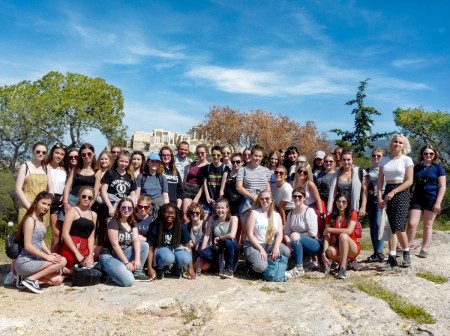 School group infront of Greek monument