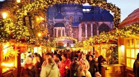 Aachen christmas market stalls