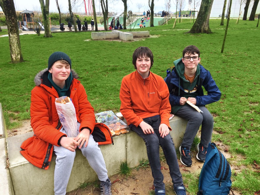 Student picnic in Criel sur mer park